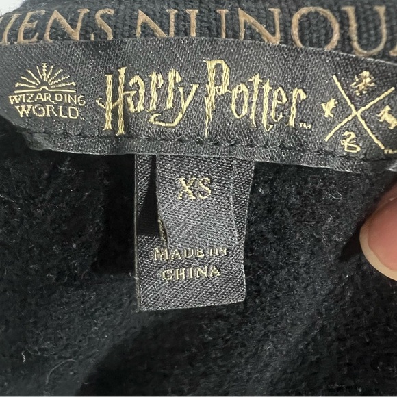 Harry Potter Hogwarts Crest Sweatshirt Hoodie XS Wizarding World Limited Edition - Picture 8 of 11